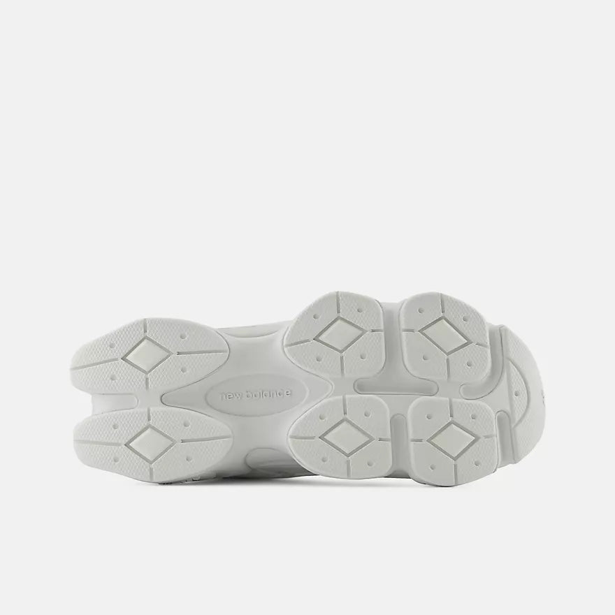 NB 9060 X Raincloud Concrete